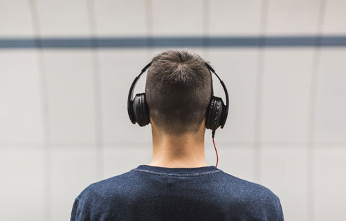 La semaine de la santé auditive au travail, l’occasion de revenir sur les problèmes d’audition en entreprise